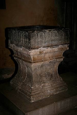 Winchester St Cross - The Font